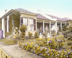 山手の外国人住宅〔彩色写真〕