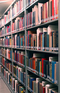 公開となった「萩原文庫」（洋書）