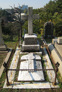 図１　ヴィンセント家の墓石