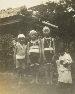 水着姿の子供たち（浪江康夫氏所蔵）