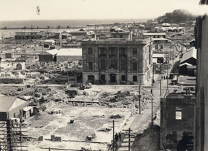 図２　本町通りと露亜銀行②　当館蔵