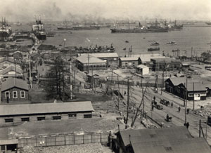 図５　大桟橋方面　当館蔵