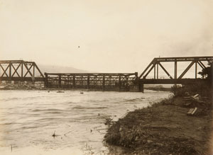 図４　酒匂川橋梁の被害