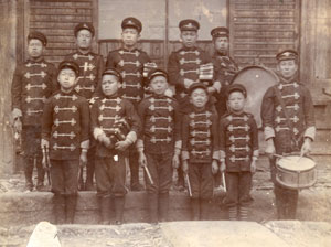 図２　小菅ケ谷の音楽隊　伊東亨氏所蔵