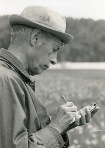 図2　登山と植物研究を楽しむ晩年の久吉