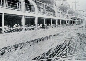 関西修学旅行への出航風景　『花橘』41号より　当館所蔵