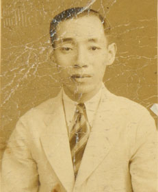 図４　李徳成（44歳）　1942年　黎啓榕氏寄贈・横浜開港資料館所蔵