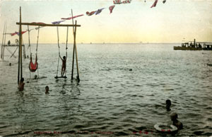 図３　山下海水浴場　当館蔵絵葉書　明治末から大正初期