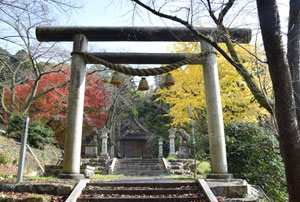 図４　中能登町久江・久氐比古神社の鳥居