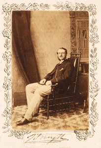 図１　スミスの肖像写真　来浜当時は24歳くらい。