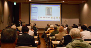 「開港場横浜の原風景」展の展示関連講座が行われました。写真は11/5の様子です。