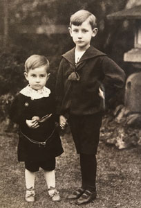 図２　アベイ家の兄弟　左がリチャード（トム氏の父）、右がロバート　トム・アベイ氏提供