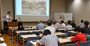 8月17日に「開港前後の横浜」展の展示関連講座をおこないました。