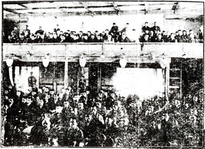 図１　25周年記念大会（『横浜貿易新報』5月7日付1面）