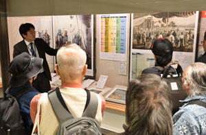 11月9日に「横浜の大火と消防の近代史」展の展示解説をおこないました。